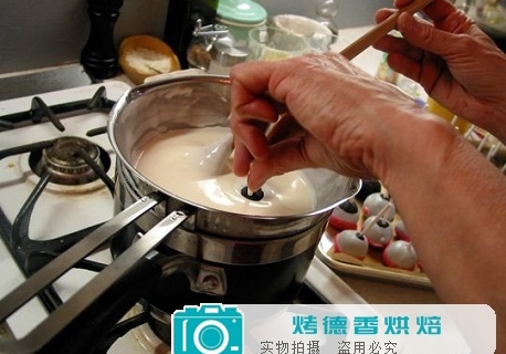 如何制作棒棒糖蛋糕