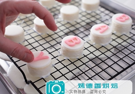 精美镂花花色小蛋糕制作教程