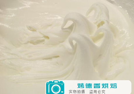 如何制作蛋白糖霜