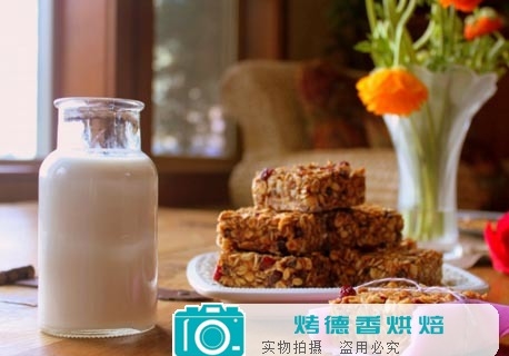教你在家制作DIY格兰诺拉燕麦棒