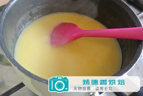 白巧克力草莓蛋糕的制作方法