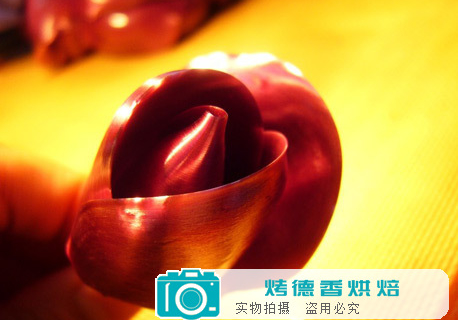 如何使用拉糖制作玫瑰花