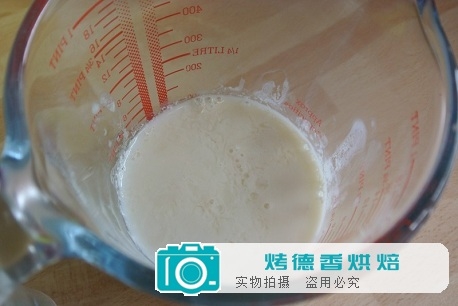 白巧克力草莓蛋糕的制作方法