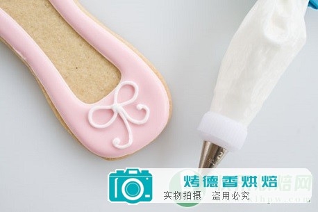 如何制作芭蕾舞短裙和鞋