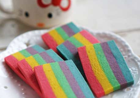 教你做出让心情瞬间灿烂的彩虹饼干