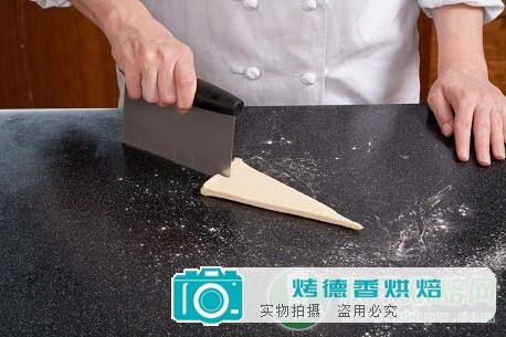 可颂面包的制作步骤详解