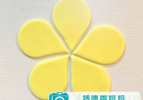 如何制作渐变褶边蛋糕