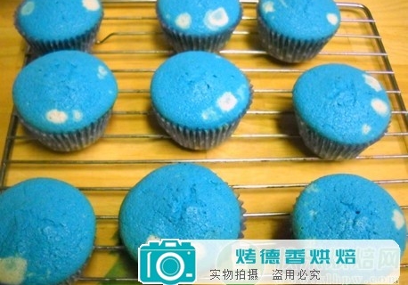怎样制作渐变的纸杯蛋糕