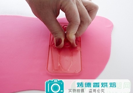 教你轻松制作翻糖蝴蝶结饼干