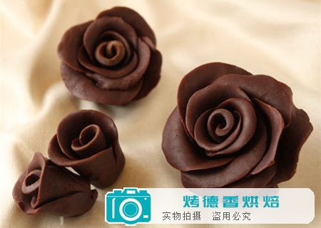 教你制作巧克力玫瑰花