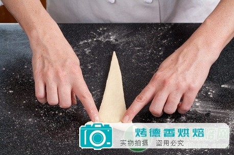 可颂面包的制作步骤详解