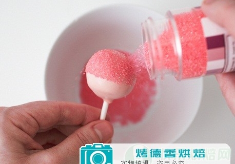 教你轻松制作宝宝摇铃蛋糕棒