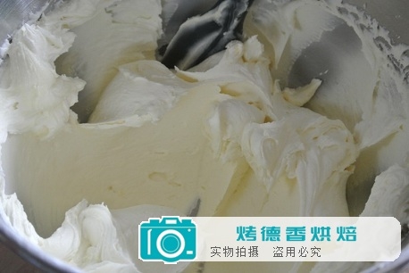 白巧克力草莓蛋糕的制作方法