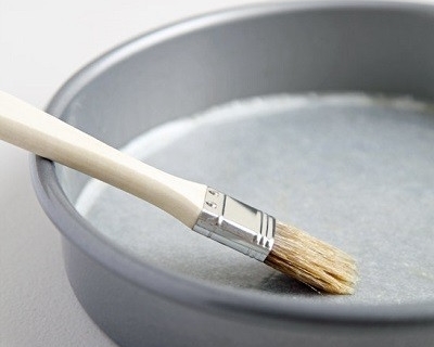 蛋糕烤盘的准备工作