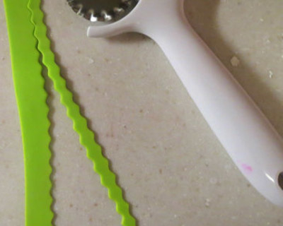 如何制作可爱小女巫蛋糕顶饰