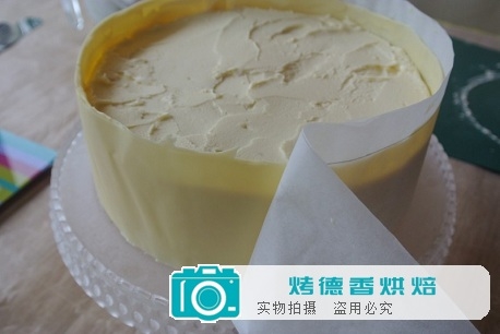 白巧克力草莓蛋糕的制作方法