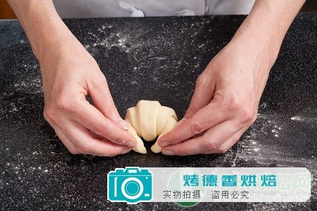 可颂面包的制作步骤详解