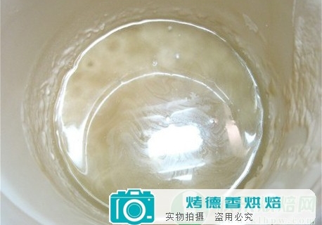 保持酸味酵头生命力的三大法宝：面粉、水和时间