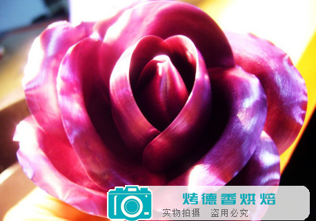 如何使用拉糖制作玫瑰花