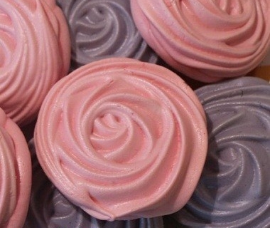 如何制作玫瑰蛋白甜饼