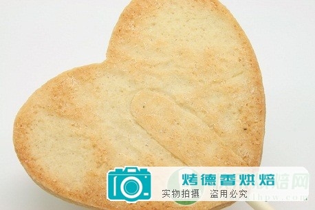 爱心曲奇棒棒糖的简易做法