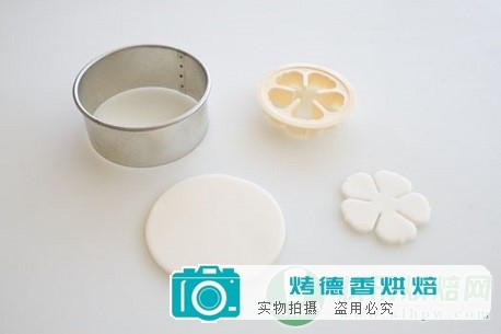 如何制作干佩斯胸针糖花