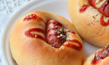 吃货电烤箱食谱:迷你肠仔小面包的制作方法