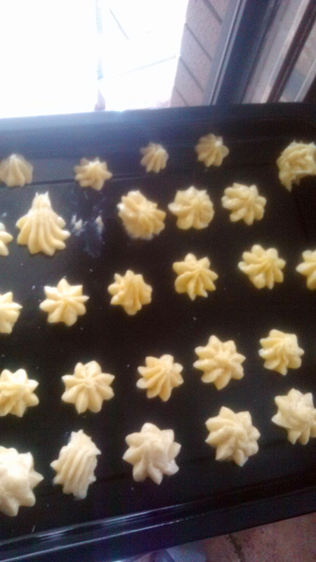 吃货电烤箱食谱：制作蔓越莓黄油曲奇的食谱[为什么曲奇花纹消失]