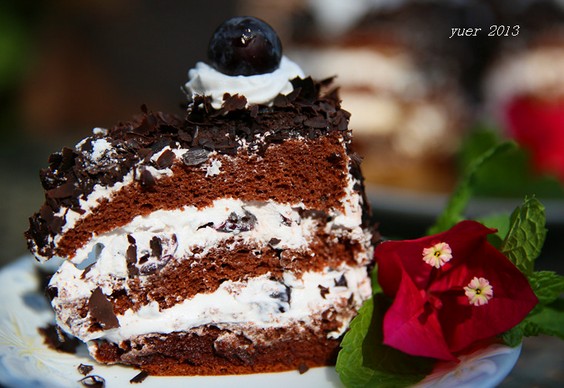 吃货电烤箱食谱:献给母亲浓浓的爱意-黑森林蛋糕的制作方法【母亲节特辑】