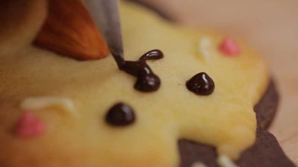 烘焙食谱初级：抱抱杏仁松鼠曲奇制作方法