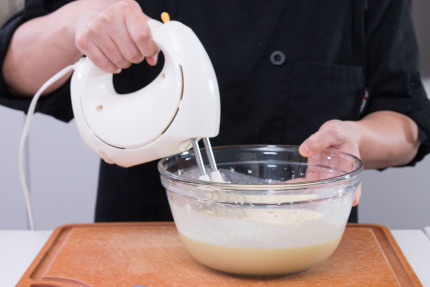 非烤箱食谱：电饭锅蒸日式芝士蛋糕制作方法