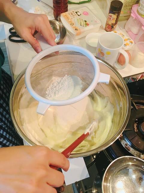 我是一只小黄鸭~嘎嘎嘎~小黄鸭蛋糕烘焙食谱