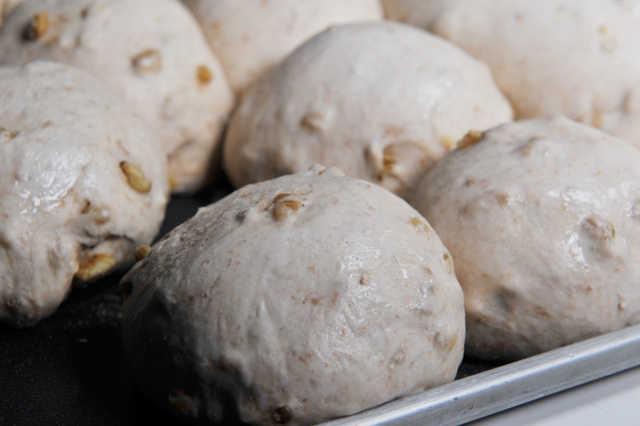 为什么你做面包80%的时候都不成功？就因为不懂判断这三个发酵过程！