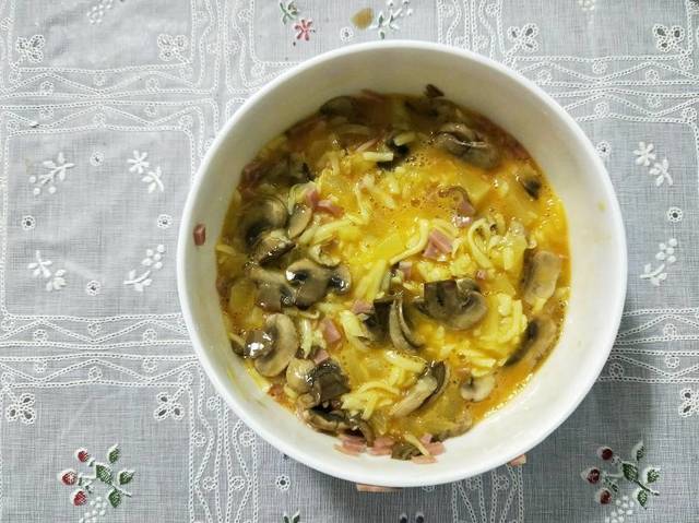 小艺教你做蛋料理~夏威夷磨菇烘蛋!