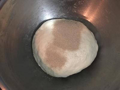 可爱的小狮子起司面包