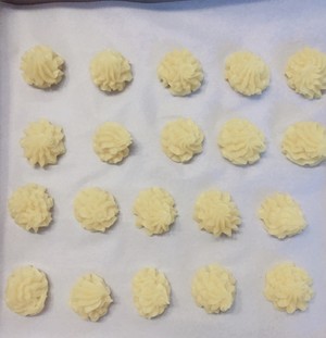 电烤箱烘焙食谱-酥皮泡芙制作方法