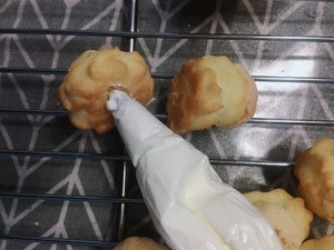 电烤箱烘焙食谱-酥皮泡芙制作方法