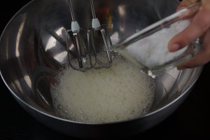 8寸戚风蛋糕（嵌入式烤箱）烘焙食谱