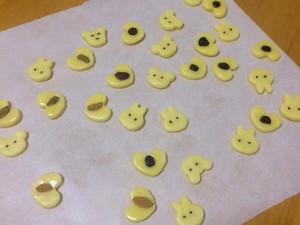 抱杏仁的呆萌小光头饼干制作方法