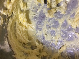 抱杏仁的呆萌小光头饼干制作方法