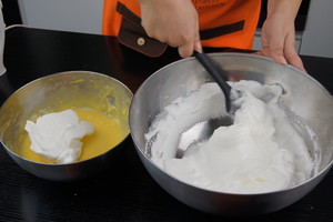 8寸戚风蛋糕（嵌入式烤箱）烘焙食谱