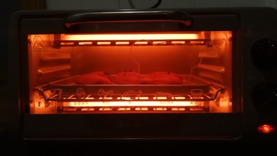 小熊DKX-A09A1电烤箱好不好用呢？值不值得买呢？看评论了解烤箱！