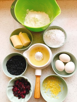 黑加仑蔓越莓朗姆酒柠檬磅蛋糕