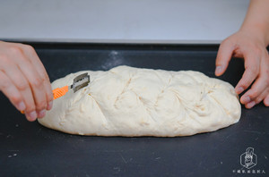 不用出膜一样好吃:免揉面包 制作方法