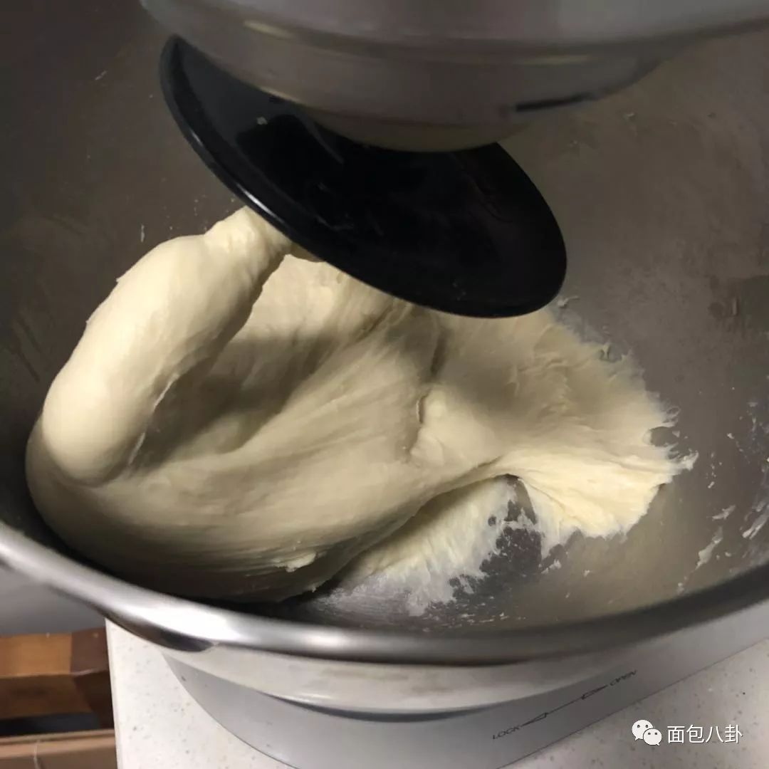 做面包一定要揉出膜吗？