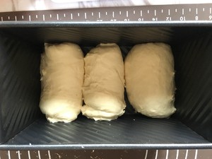 百分百中种牛奶吐司制作方法