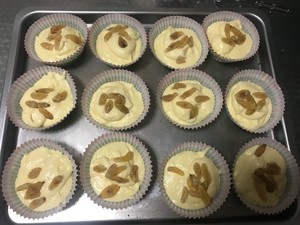 葡萄干黄油戚风纸杯制作方法