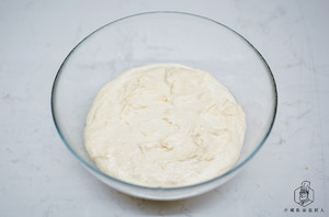 不用出膜一样好吃:免揉面包 制作方法