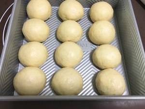 淡奶油肉松小餐包制作方法