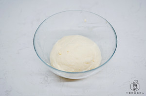 不用出膜一样好吃:免揉面包 制作方法